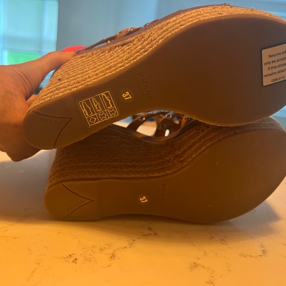 Prada wedges tan leather - Picture 7 of 7